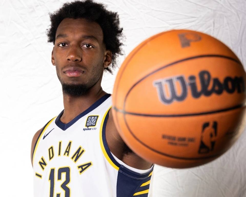 南宫在线-NBA季后赛赛后走向成谜,迈阿密热火官宣签约,质疑声仍在,控场能力受关注的简单介绍